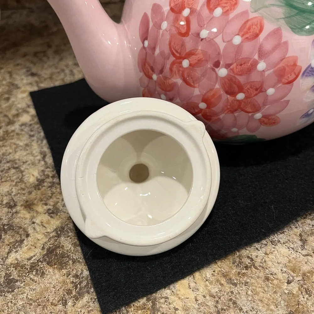 Nantucket Floral Hydrangeas Pink Teapot with Lid 7 Cup
